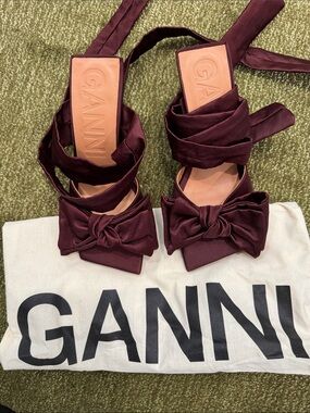 🚨24 Hour Sale 🚨Ganni Burgundy Satin Knot Wrap Square-Toe Heels